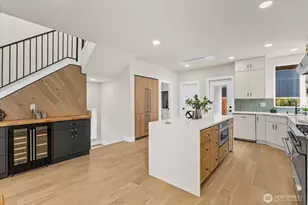 11709 Roosevelt Way NE, Seattle, WA 98125 - Photo 13