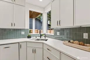 11709 Roosevelt Way NE, Seattle, WA 98125 - Photo 11