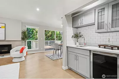 14023 SE 60th Street, Bellevue, WA 98006 - Photo 17
