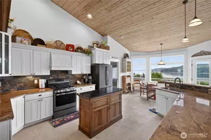 6426 Ivy St, Anacortes, WA 98221 - Photo 15