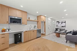 9535 Dayton Ave N, Seattle, WA 98103 - Photo 23