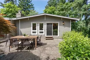 1928 109th Ave SE, Bellevue, WA 98004 - Photo 9