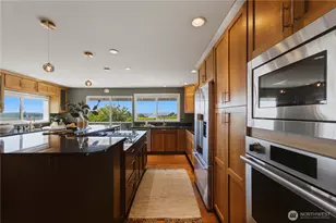 8615 43rd St W, University Place, WA 98466 - Photo 9