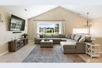 933 E Sharon Avenue, Burlington, WA 98233 - Photo 5