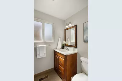 16711 NE 6th Place, Bellevue, WA 98008 - Photo 9