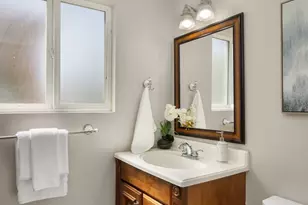 16711 NE 6th Pl, Bellevue, WA 98008 - Photo 9
