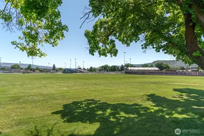 606 S Miller Street, Wenatchee, WA 98801 - Photo 39