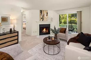 10838 E Riverside Dr, Bothell, WA 98011 - Photo 3