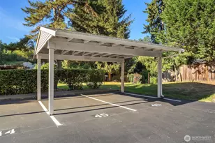 10838 E Riverside Dr, Bothell, WA 98011 - Photo 15