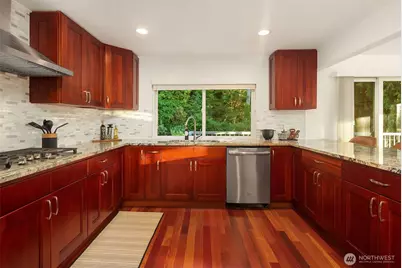 8308 Frederick Place, Edmonds, WA 98026 - Photo 13
