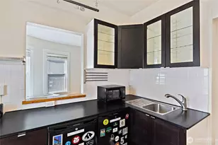 115 Bellevue Ave E, Seattle, WA 98102 - Photo 11