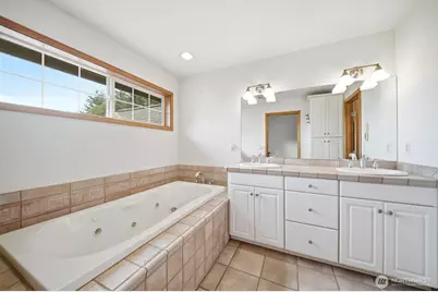 966 Lookout Road, Castle Rock, WA 98611 - Photo 13