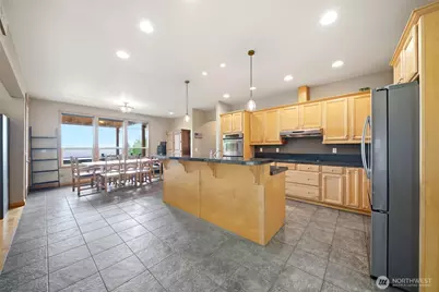 966 Lookout Road, Castle Rock, WA 98611 - Photo 5