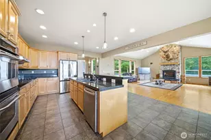 966 Lookout Rd, Castle Rock, WA 98611 - Photo 3