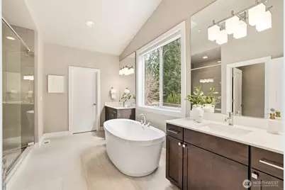 24387 NE 24th Street, Sammamish, WA 98074 - Photo 23