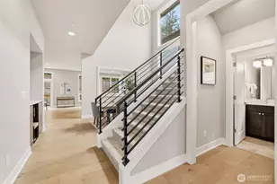 24387 NE 24th St, Sammamish, WA 98074 - Photo 9