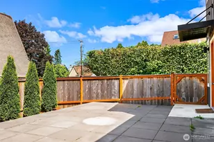 7747 2nd Ave NE, Seattle, WA 98115 - Photo 3