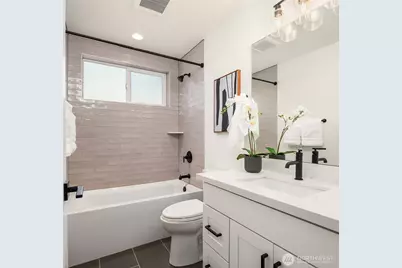 7747 2nd Avenue NE, Seattle, WA 98115 - Photo 11