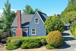 4432 SW 102nd St, Seattle, WA 98146 - Photo 1