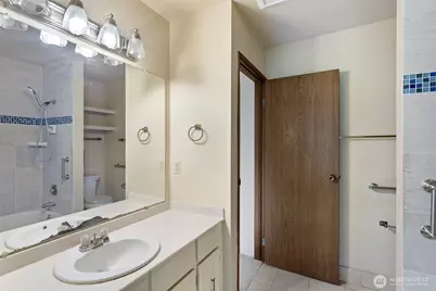 22703 Lakeview Drive #E1, Mountlake Terrace, WA 98043 - Photo 17