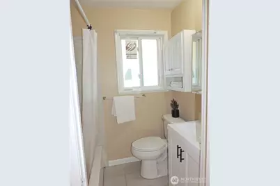 10233 10th Avenue SW, Seattle, WA 98146 - Photo 9