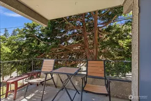 914 6th Ave N, Seattle, WA 98109 - Photo 17