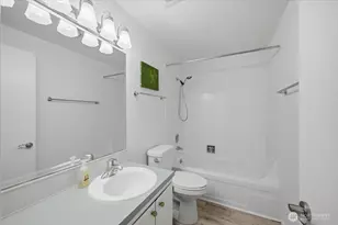 914 6th Ave N, Seattle, WA 98109 - Photo 21