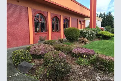 9002 Pacific Avenue, Tacoma, WA 98444 - Photo 1