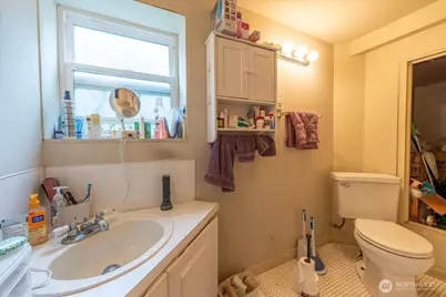 7945 9th Avenue SW, Seattle, WA 98106 - Photo 37