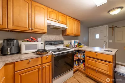 7945 9th Avenue SW, Seattle, WA 98106 - Photo 31