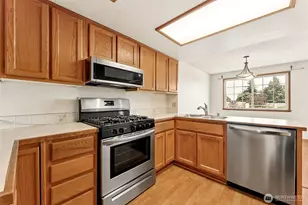 442 E 31st St, Bremerton, WA 98310 - Photo 9