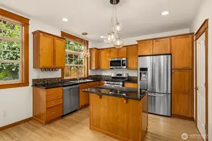 1905 NE 125th St, Seattle, WA 98125 - Photo 7