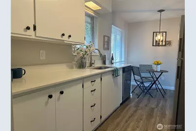 1010 W Pioneer, Puyallup, WA 98371 - Photo 11
