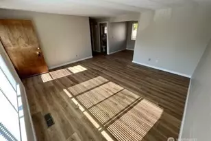 1010 W Pioneer, Puyallup, WA 98371 - Photo 17