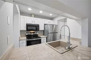 4189 W Lake Sammimish Parkway SE, Bellevue, WA 98008 - Photo 11