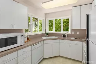 9210 Parkwood Ridge Rd, Mercer Island, WA 98040 - Photo 27