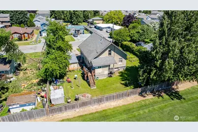 810 Cul De Sac Avenue, Burlington, WA 98233 - Photo 3
