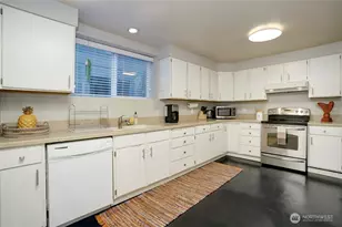 3936 Woodland Park Ave N, Seattle, WA 98103 - Photo 23