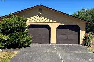 39058 Shoreview Dr NE, Hansville, WA 98340 - Photo 3