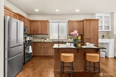 18428 Village Parkway E, Bonney Lake, WA 98391 - Photo 15