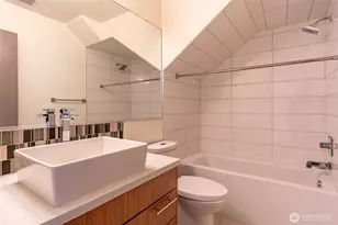 612 N 45th St, Seattle, WA 98103 - Photo 7