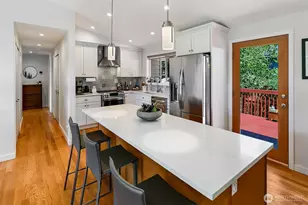 10704 126th Ave NE, Kirkland, WA 98033 - Photo 3