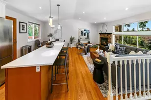 10704 126th Ave NE, Kirkland, WA 98033 - Photo 5