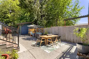 2007 NE 137th St, Seattle, WA 98125 - Photo 25