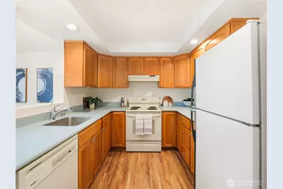 4170 244th Place SE, Sammamish, WA 98029 - Photo 3