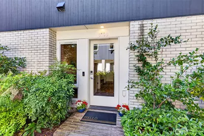 339 16th Avenue E #B, Seattle, WA 98112 - Photo 3