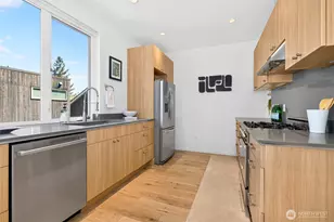339 16th Ave E, Seattle, WA 98112 - Photo 15