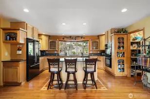 341 E Rainier Ct, Allyn, WA 98524 - Photo 7