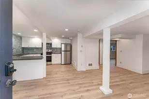 5523 Woodlawn Ave N, Seattle, WA 98103 - Photo 7