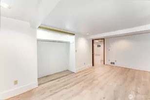 5523 Woodlawn Ave N, Seattle, WA 98103 - Photo 13